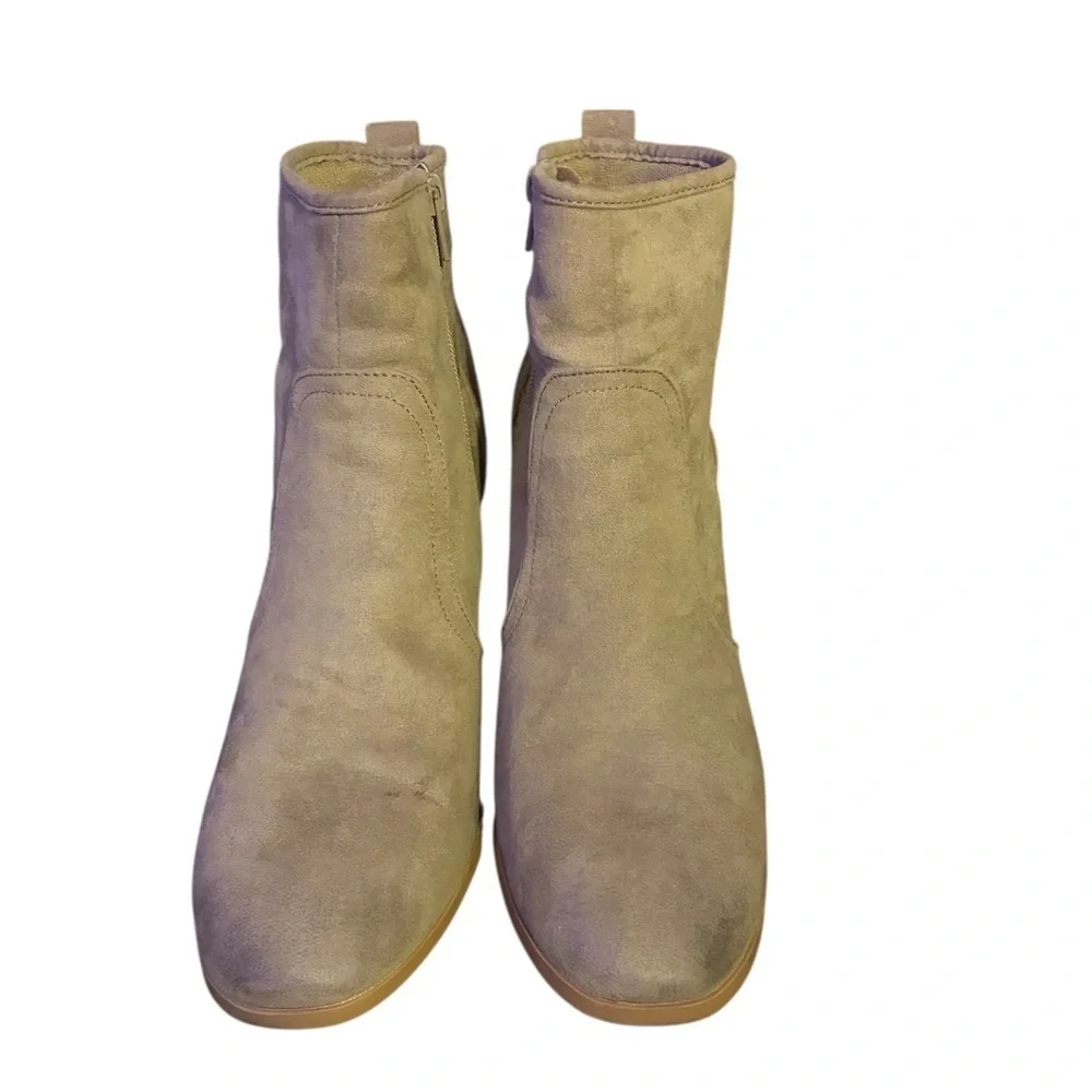 Stylish Tan Ankle Boots
